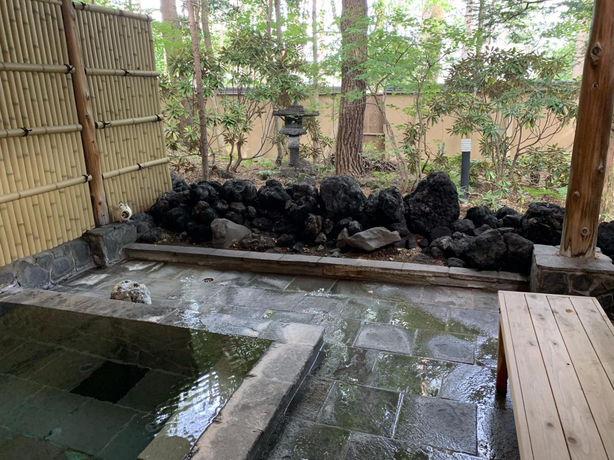 ホテル 草津温泉　湯籠りの里　緑風亭 エクステリア 写真